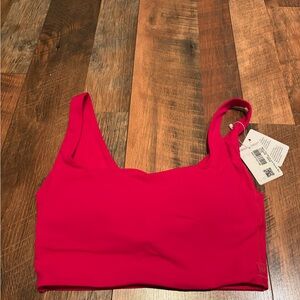 Bend This Scoop and Square Bra
Light Support